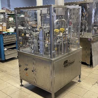 Nesbad Spinneri 10X2 Filling and sealing machine