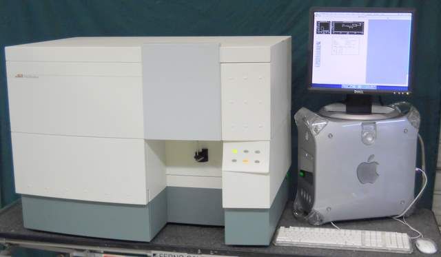 Becton Dickinson FACSCalibur Benchtop flow cytometer