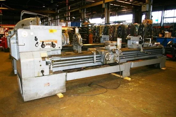 Leblond ENGINE LATHE 720 RPM 26" X144"