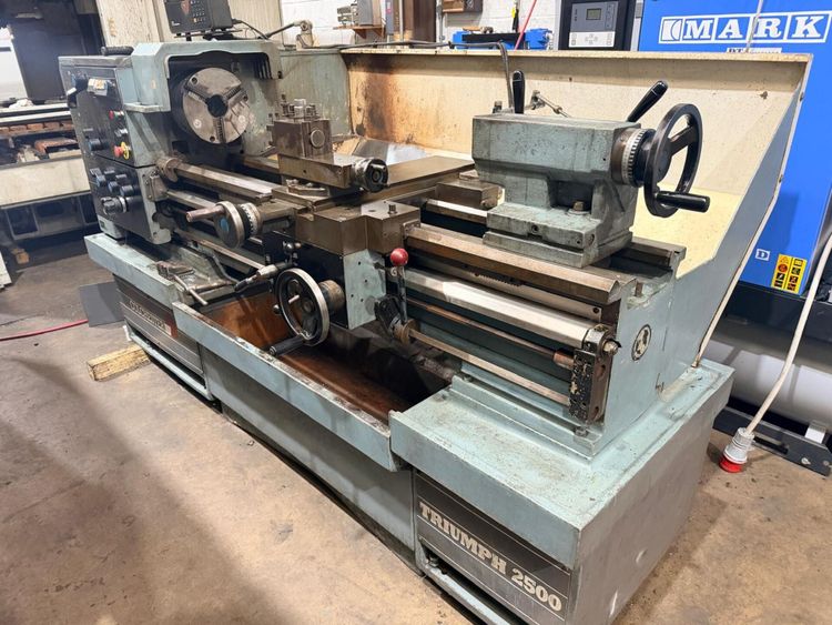 Colchester Engine Lathe Variable Speed Triumph 2500