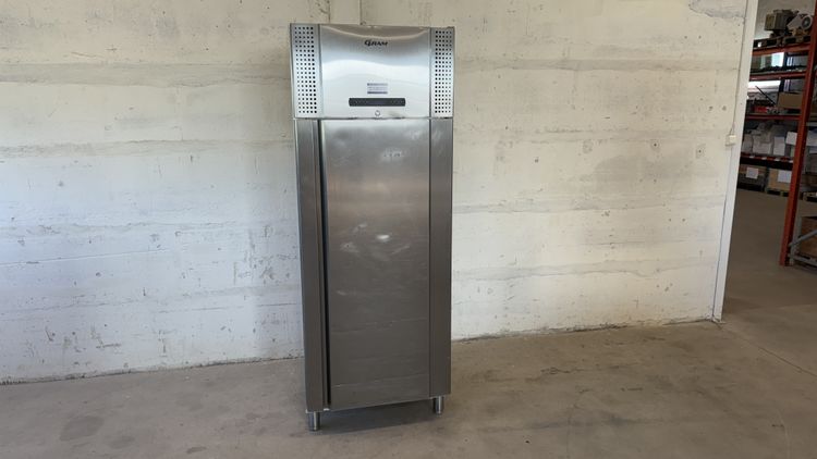 Gram K 660, Refrigerator