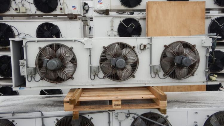 Helpman LEX 26-E evaporator with 3 fans