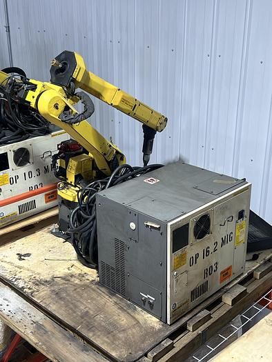 Fanuc ARCMATE 100iC/6L 6 AXIS ROBOT WITH R30iB 6 Axis 6kg
