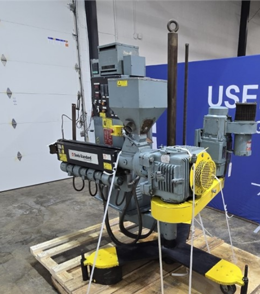 Davis Standard 1.5" Pedestal Extruder