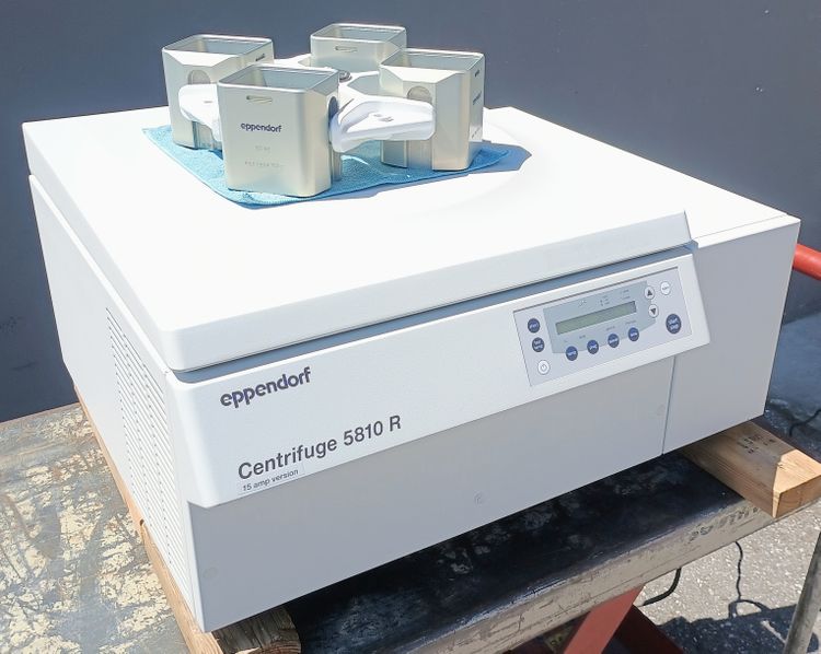 Eppendorf 5810R with A-4-81  Refrigerated Benchtop Centrifuge with Rotor