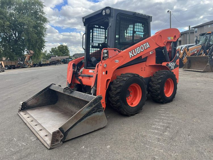 Kubota SSV75 Skid Steer Loader