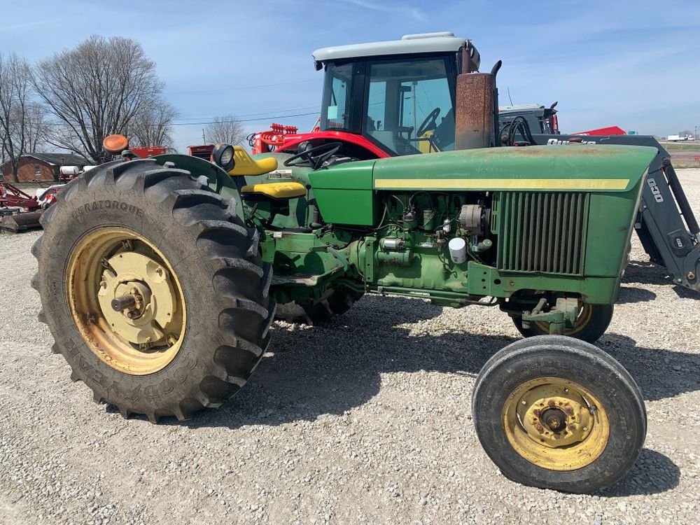 John Deere 2030 Tractor