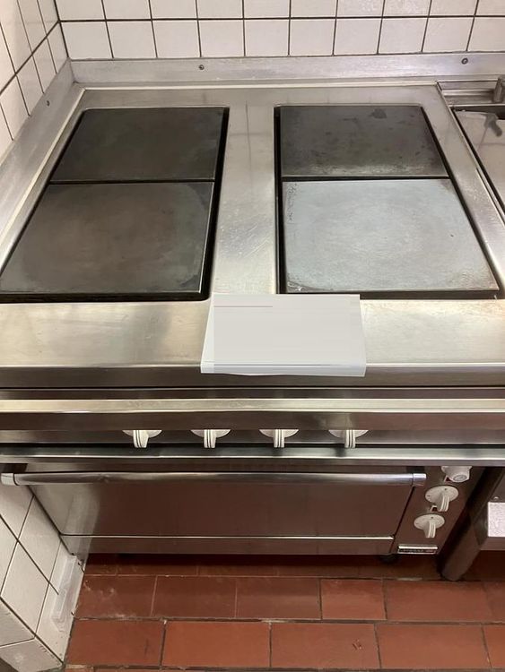 Zopass, Four-burner stove with oven