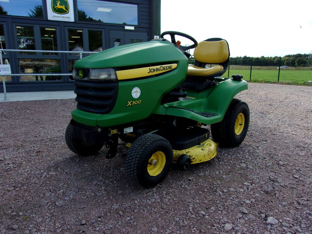 John Deere X300