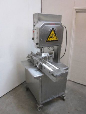 BM Band saw with chain feed