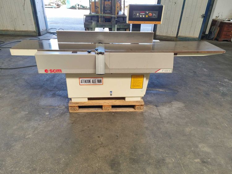 SCM F520E
