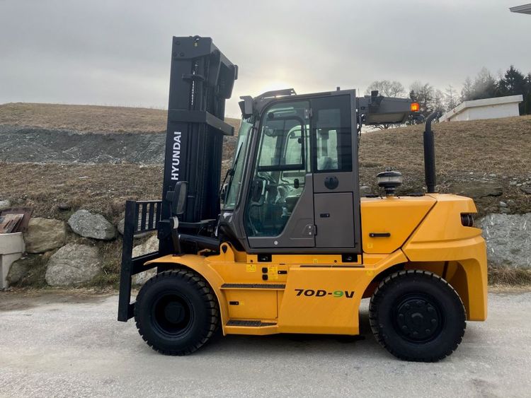 Hyundai 70D-9V 7000 kg