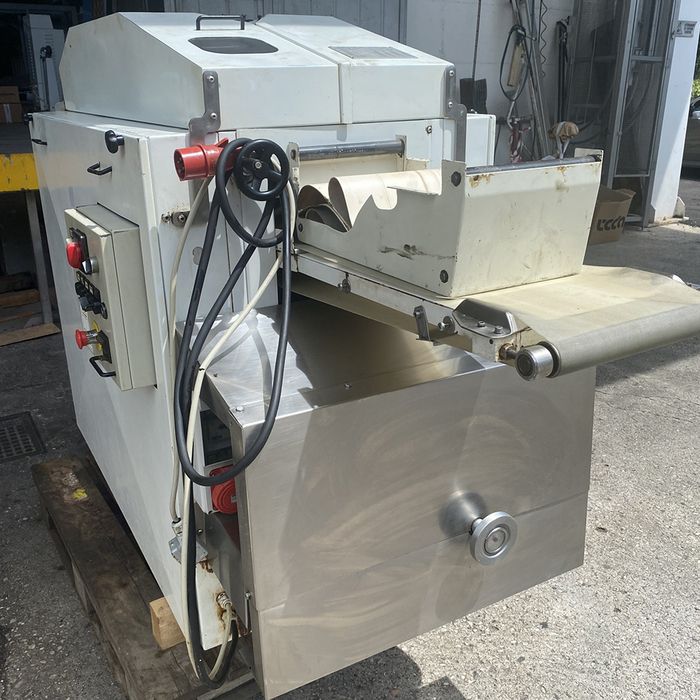 Esmach volumetric divider