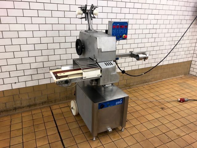 Tipper Tie DKF1512 Automatic double clipper