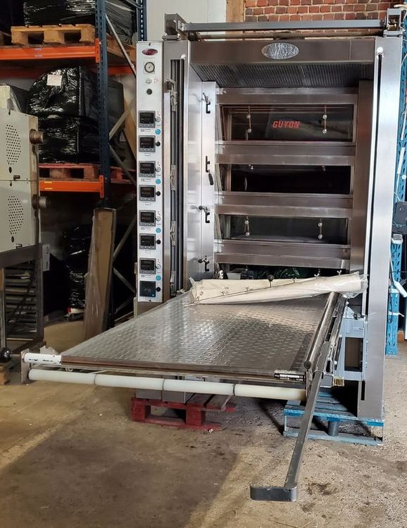 Guyon Floor Oven