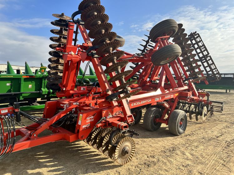 Kuhn 8000 Vertical Tillage