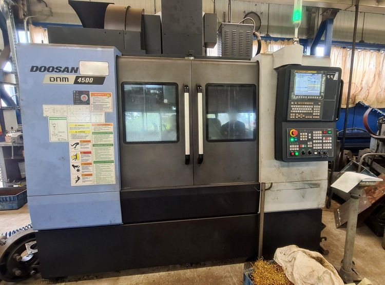 Doosan CNC control: FANUC 0iMF 8000 rpm DNM 4500 CNC MILLING MACHINE 2 Axis