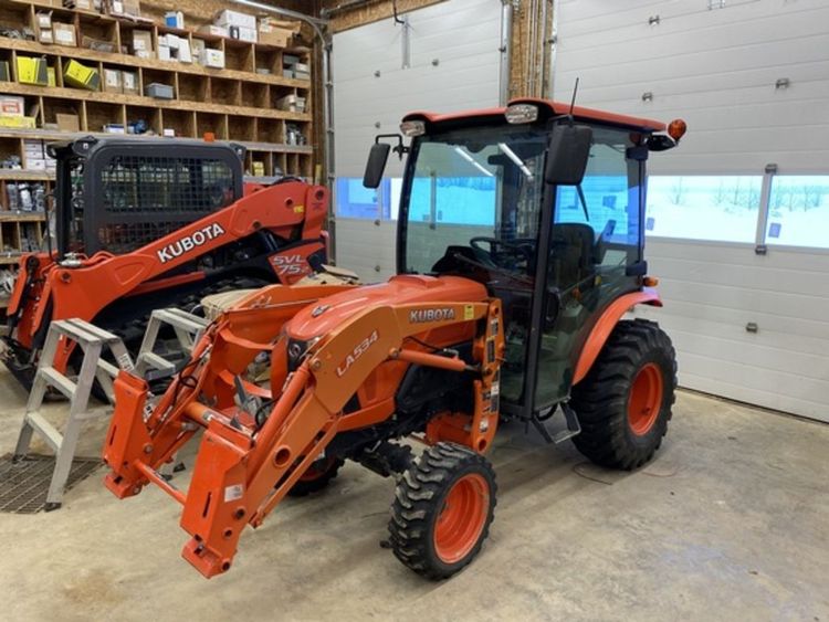 Kubota B3350 Tractor