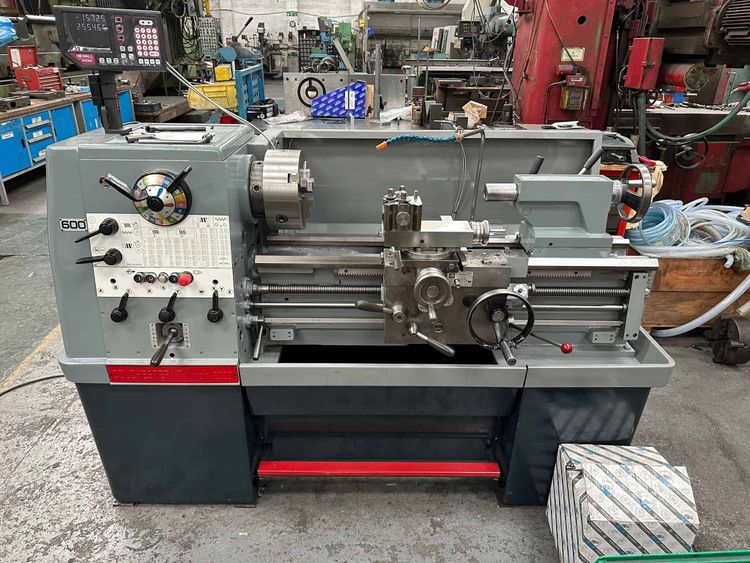 Colchester Engine Lathe 2000 rpm TRIUMPH 2000