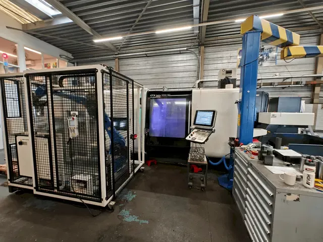 DMG Siemens     Model: SINUMERIK 840D ERGOline 5000 rpm 1/MIN CTX beta 1250 4 A 2 Axis