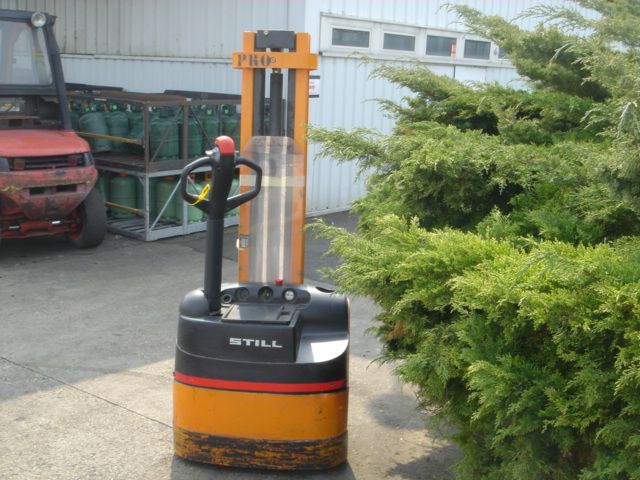 Still EGV10 Electric Reach Truck 1,000 kg