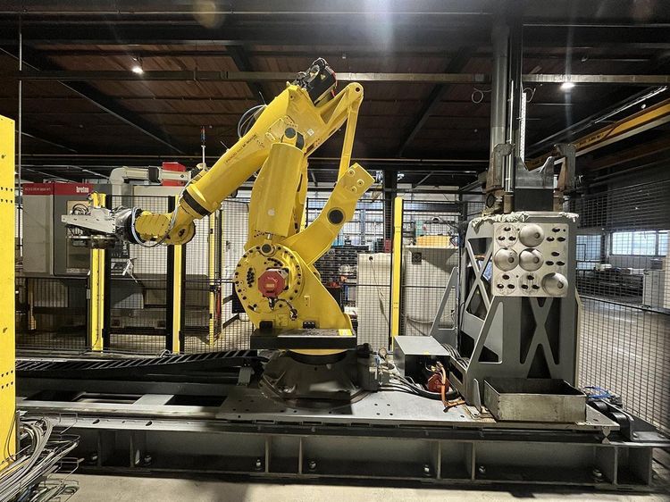 Fanuc M-900iB 700 kg robot 6 Axis 700 kg