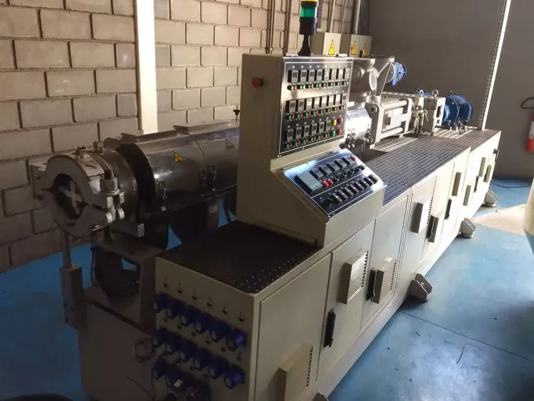 Double Thread Extruder 75mm Brazil Extrusion Line