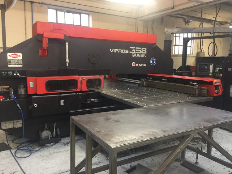 Amada Vipros 358 Queen 30 tonnes