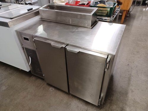 TRIMEN FDNDS, Custom refrigerated 2-door prep table