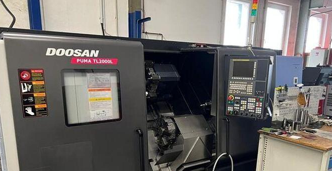 Doosan Fanuc 31i 5,000 min/-1 TL 2000 L 4 Axis