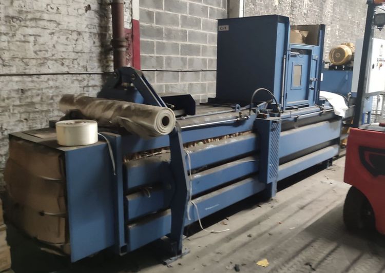 Austropressen horizontal bale press