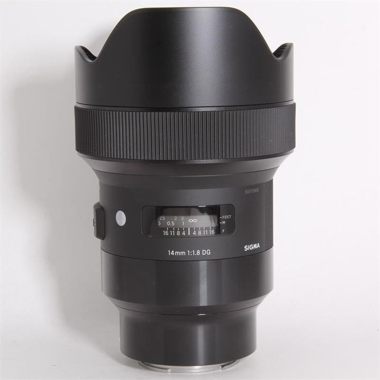 Sigma 14mm f/1.8 DG HSM