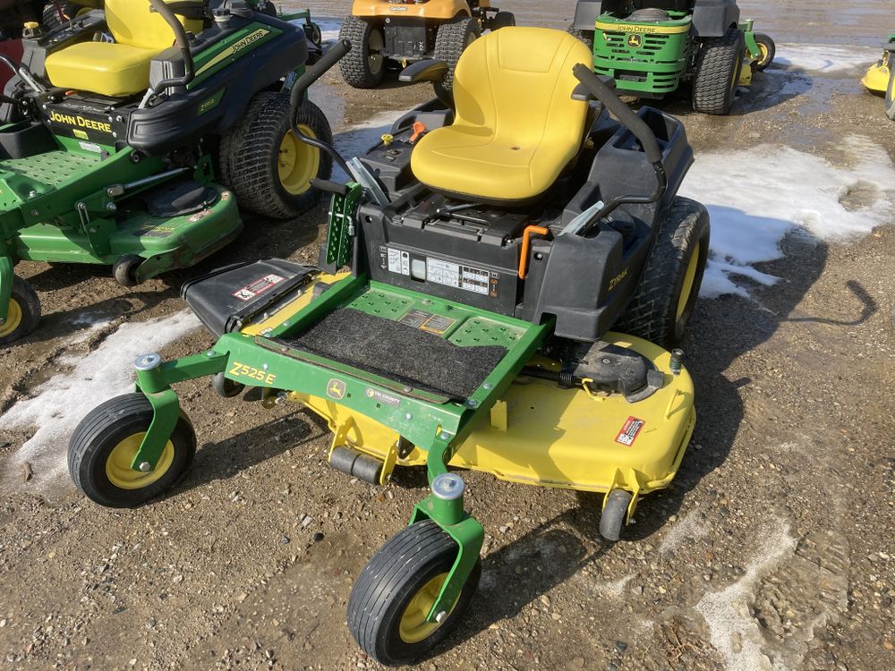 John Deere Z525E ZeroTurn Mowers