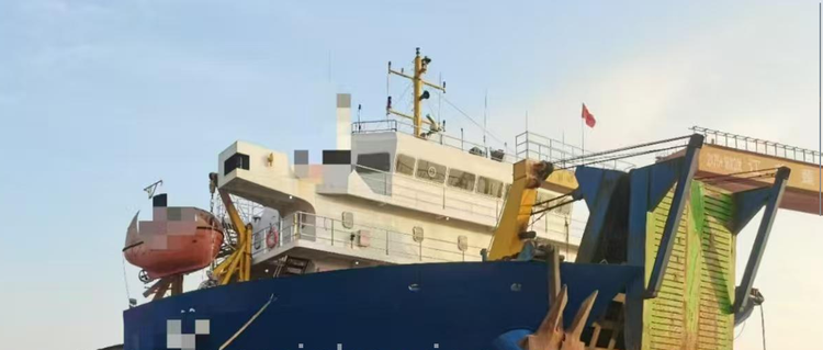 Forward-Control Deck Barge 12,000