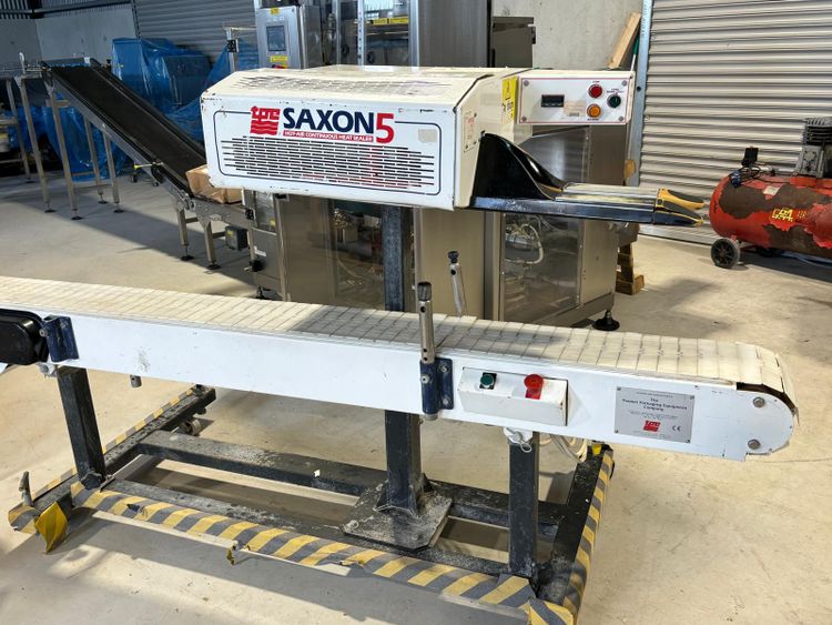 Saxon 5 Bag Sealer with Conveyor