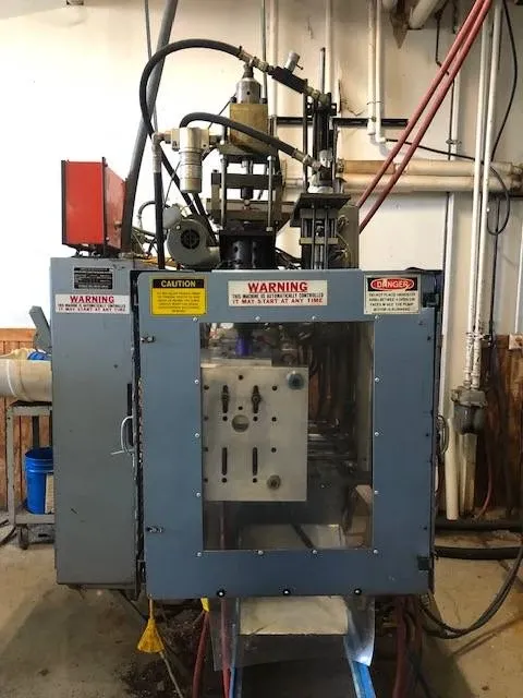 Rocheleau R7-C Reciprocating Screw Blow Molder