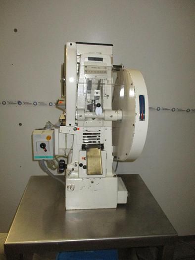 Korsch EK0 DMS Tablet Press