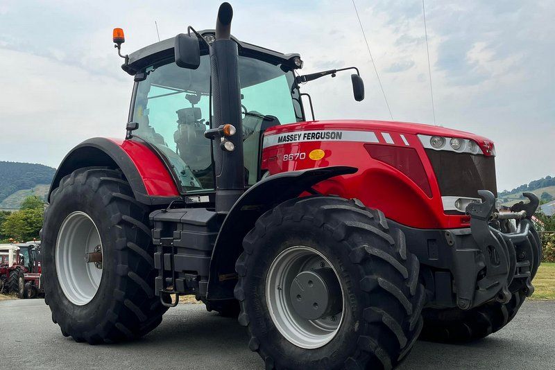 Massey Ferguson 8670 Tractor