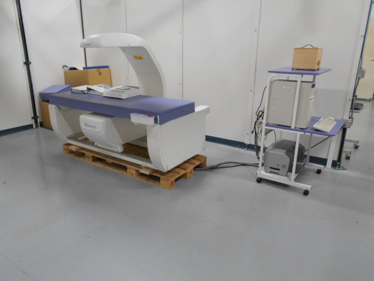 Hologic Discovery QDR Bone Denisitometer