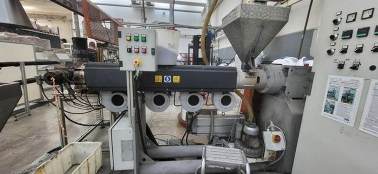 Tecnova 60/25 single screw extruder