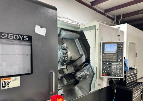 Takisawa Fanuc Series 32i-Model B  CNC Control 3500 RPM LA-250YS 2 Axis