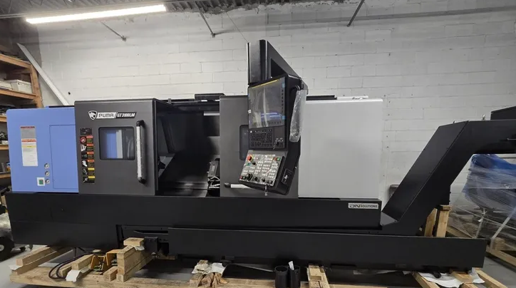 Doosan Fanuc i Plus CNC Control 2,400 RPM PUMA GT-3100LM 3 Axis