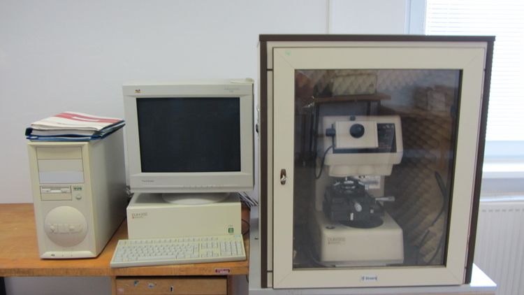 Shimadzu DUH 202 Ultra Micro Hardness Tester