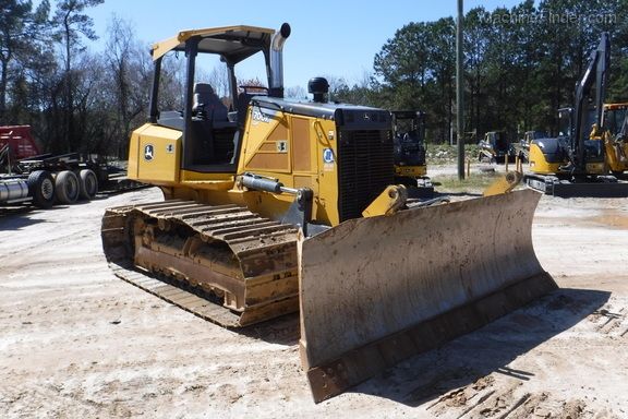 john deere 700 dozer weight