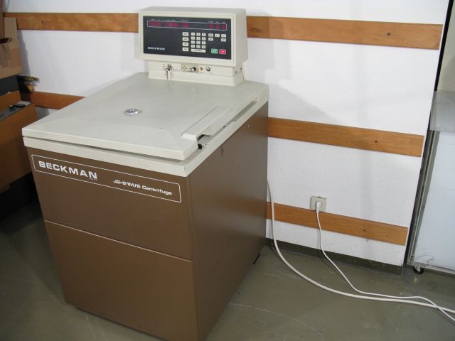 Beckman J2-ME, High-speed Refrigerated centrifuge