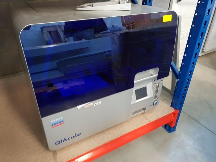 Qiagen QIAcube DNA/RNA Purification Workstation