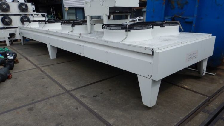 Alfa Laval dry cooler with 8 EC fans