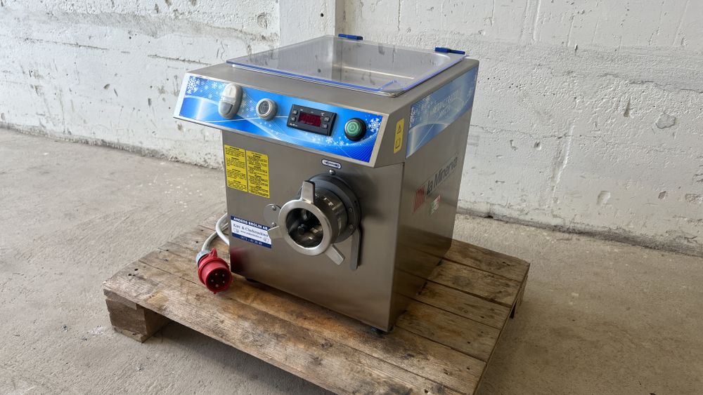La Minerva Meat Grinder