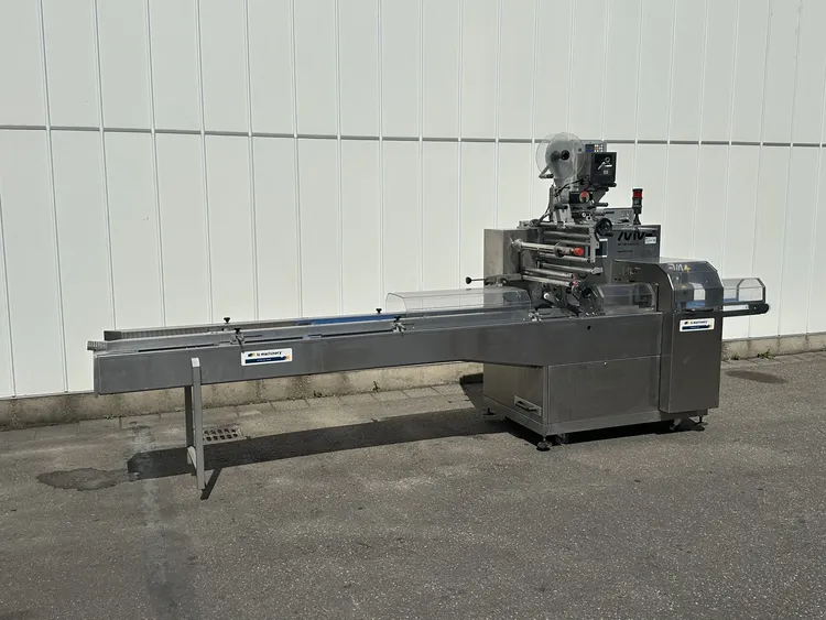 MIF A-412C  Flow pack machine