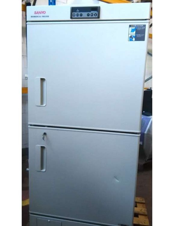 Sanyo Biomedical MDF-U537 Upright freezer